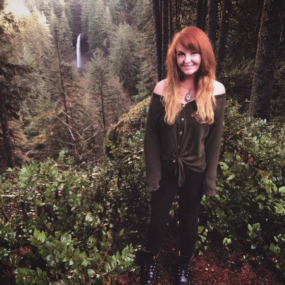 Meet your Posher, Sinéad - Picture 1 of 1